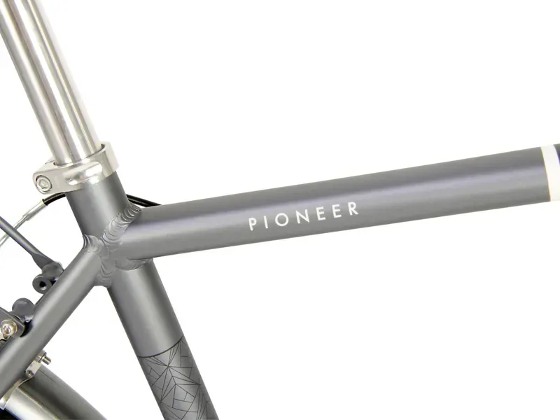 2020 Raleigh Pioneer Crossbar Hybrid Bike in Grey-5